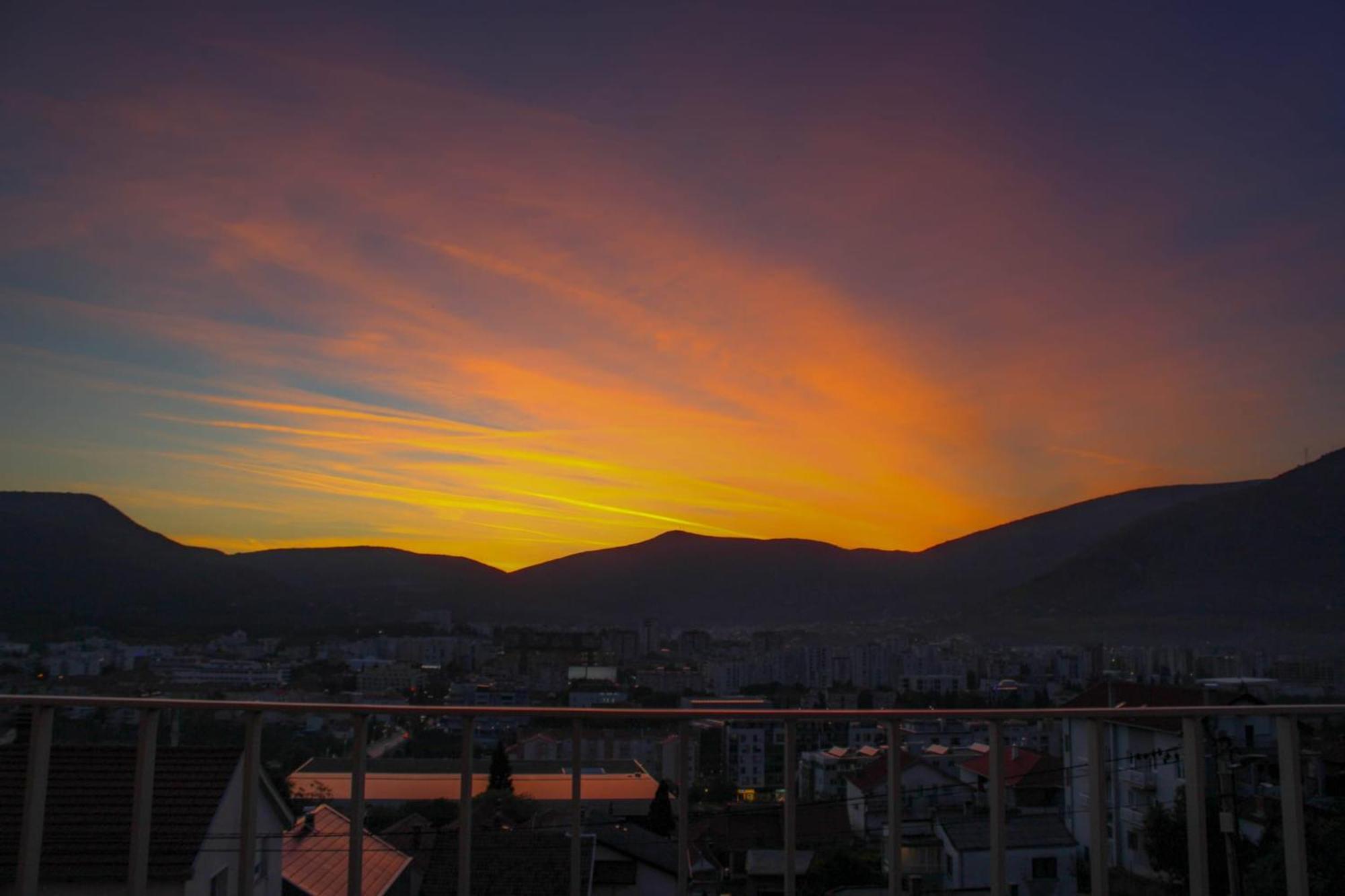 Apartment Merry - Free Garage & Parking Mostar Buitenkant foto