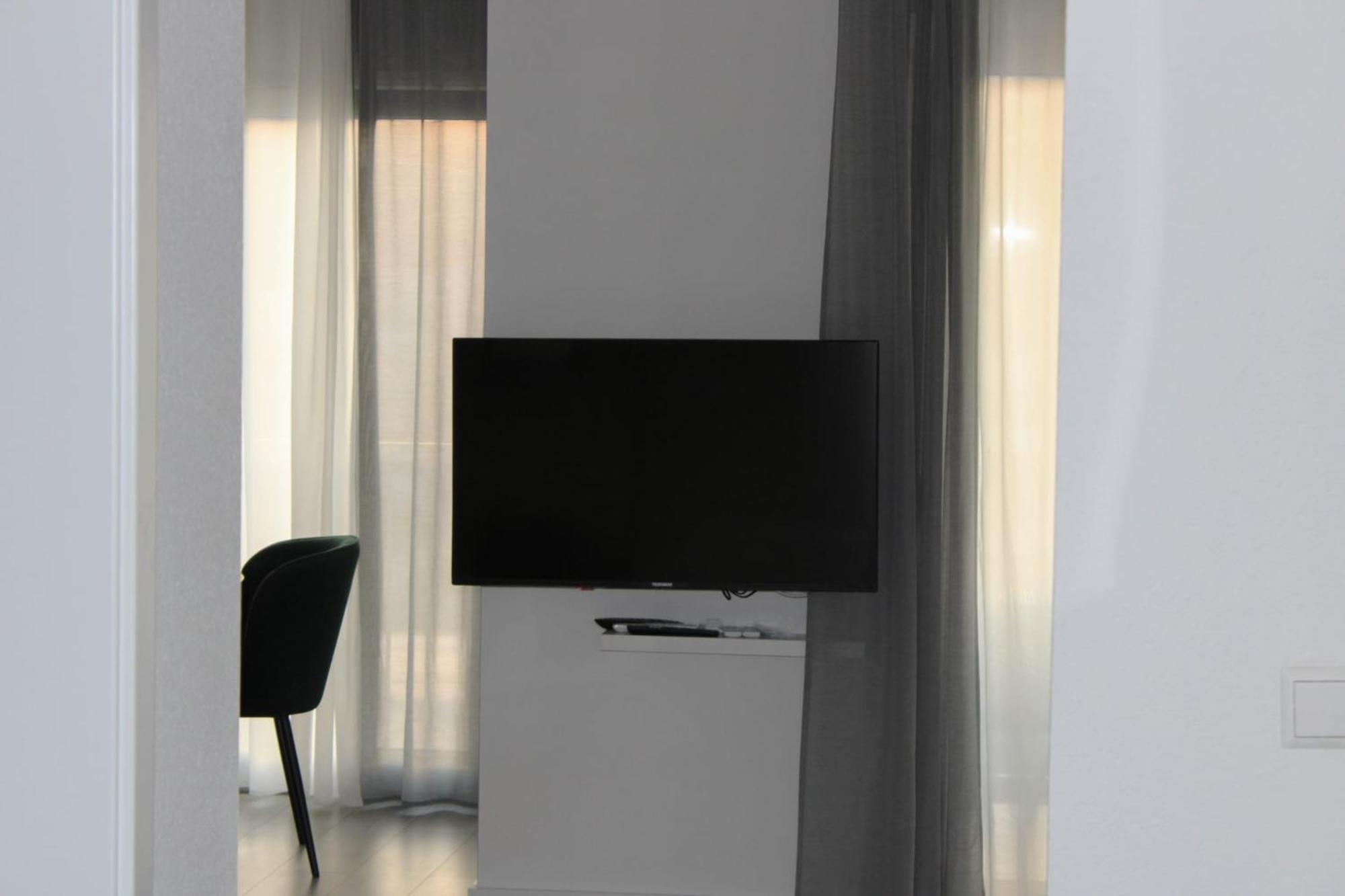 Apartment Merry - Free Garage & Parking Mostar Buitenkant foto
