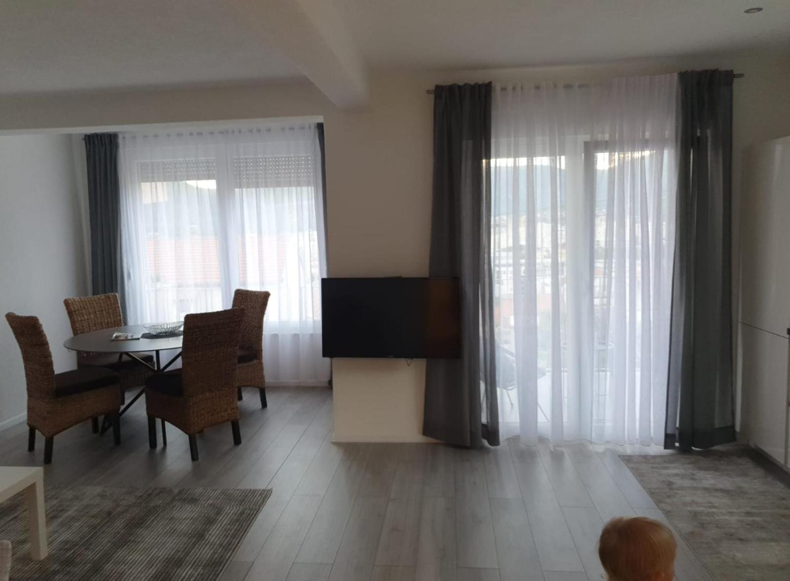 Apartment Merry - Free Garage & Parking Mostar Buitenkant foto