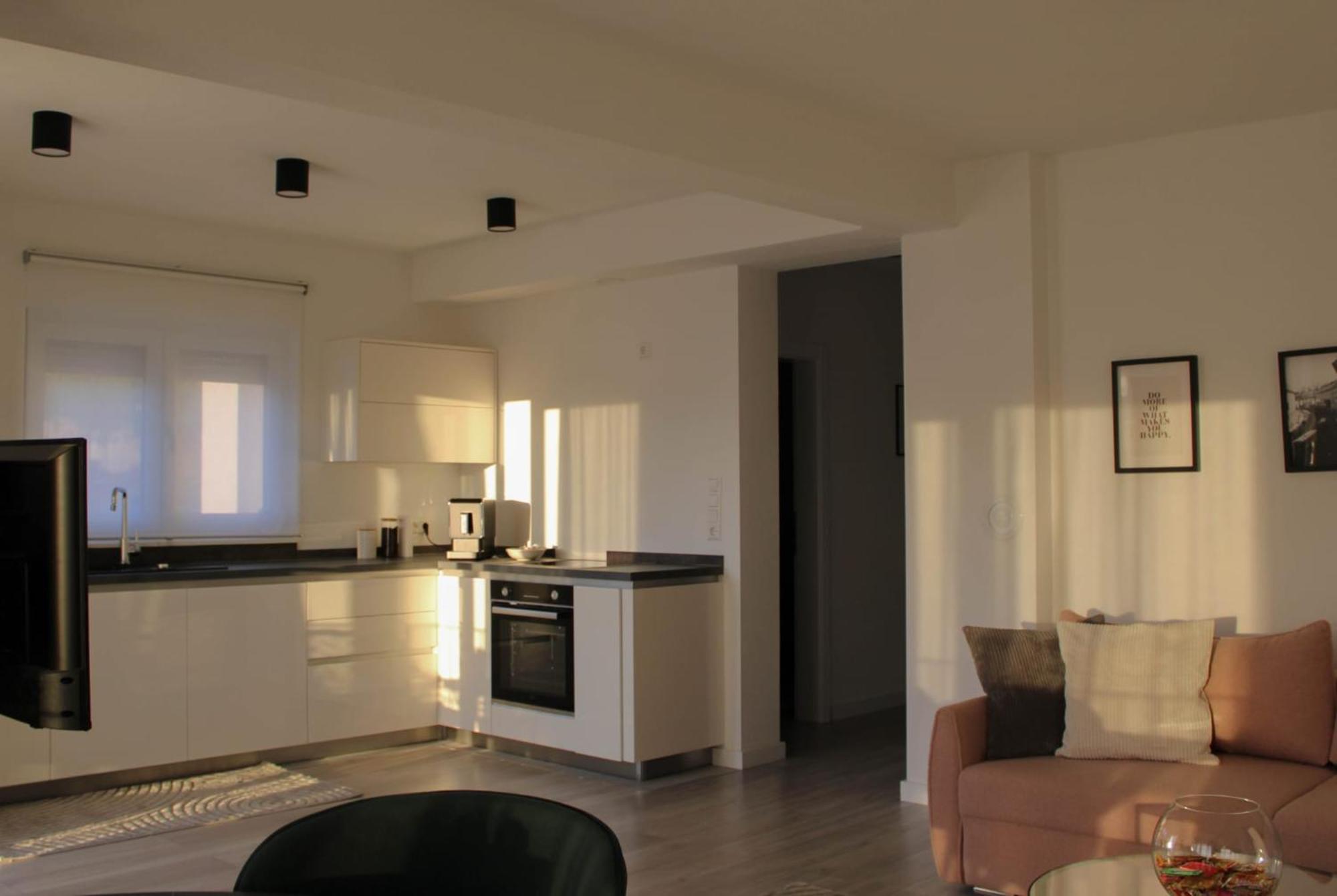 Apartment Merry - Free Garage & Parking Mostar Buitenkant foto